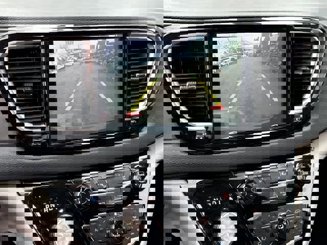 Used 2023 Chrysler Pacifica Touring-L image 31