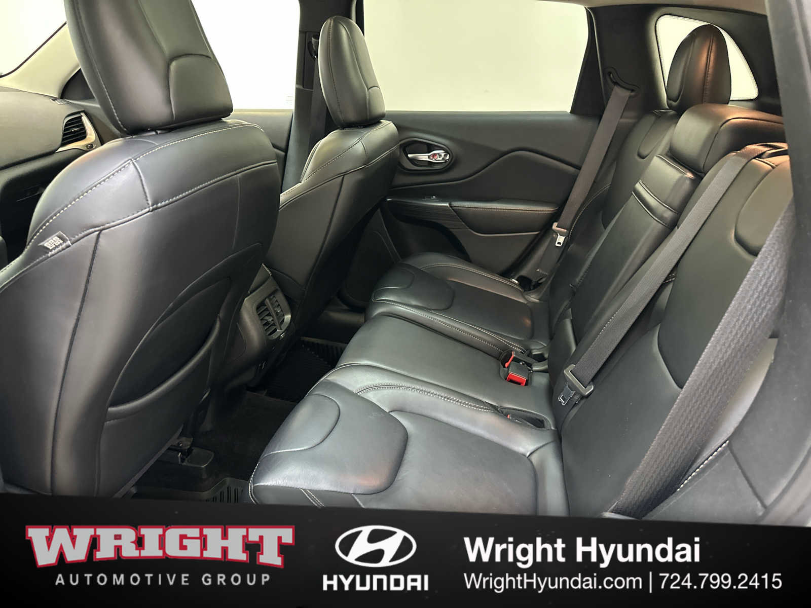 Used 2017 Jeep Cherokee Limited image 13