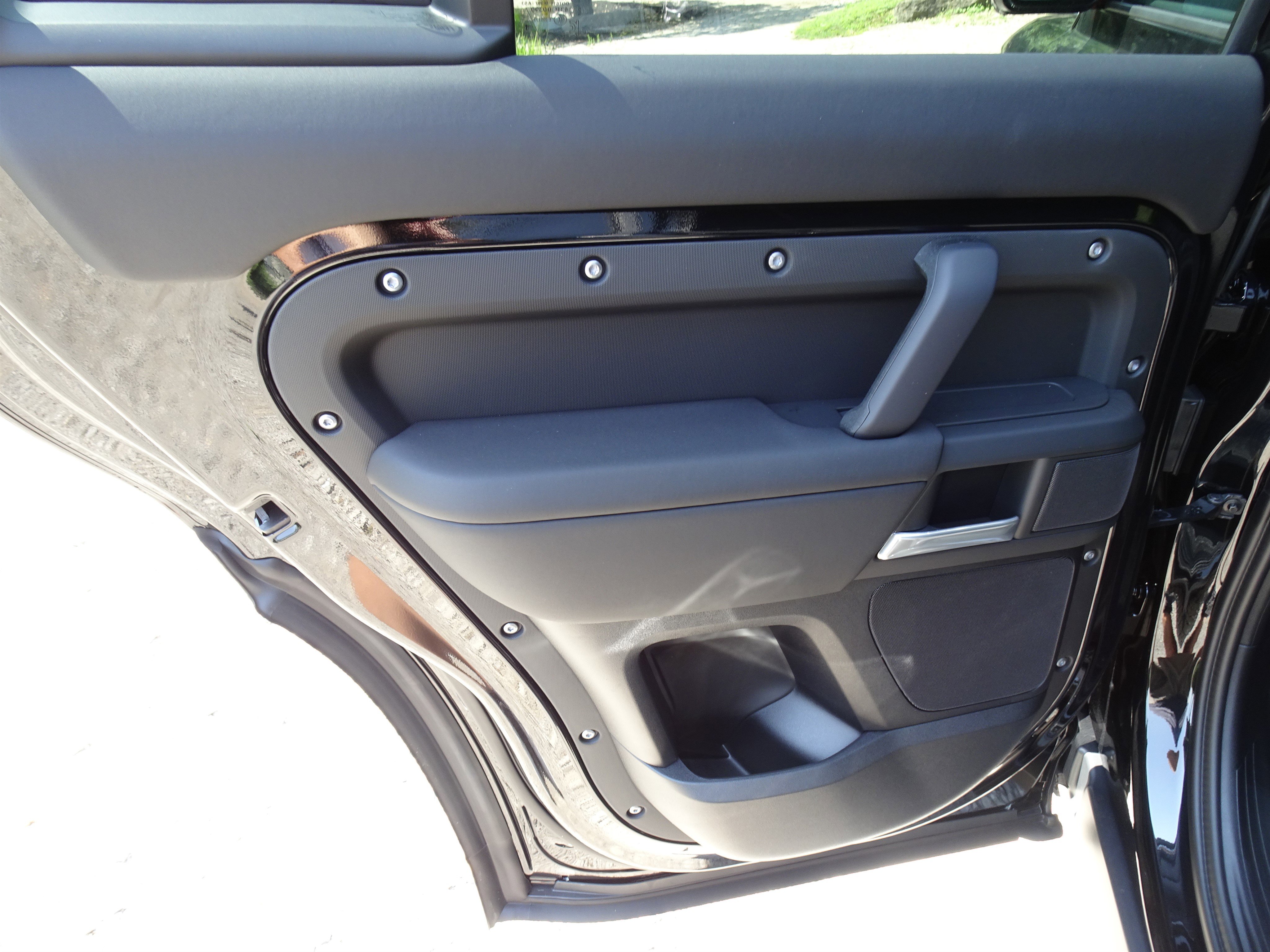 New 2025 Land Rover Defender 110 S image 24