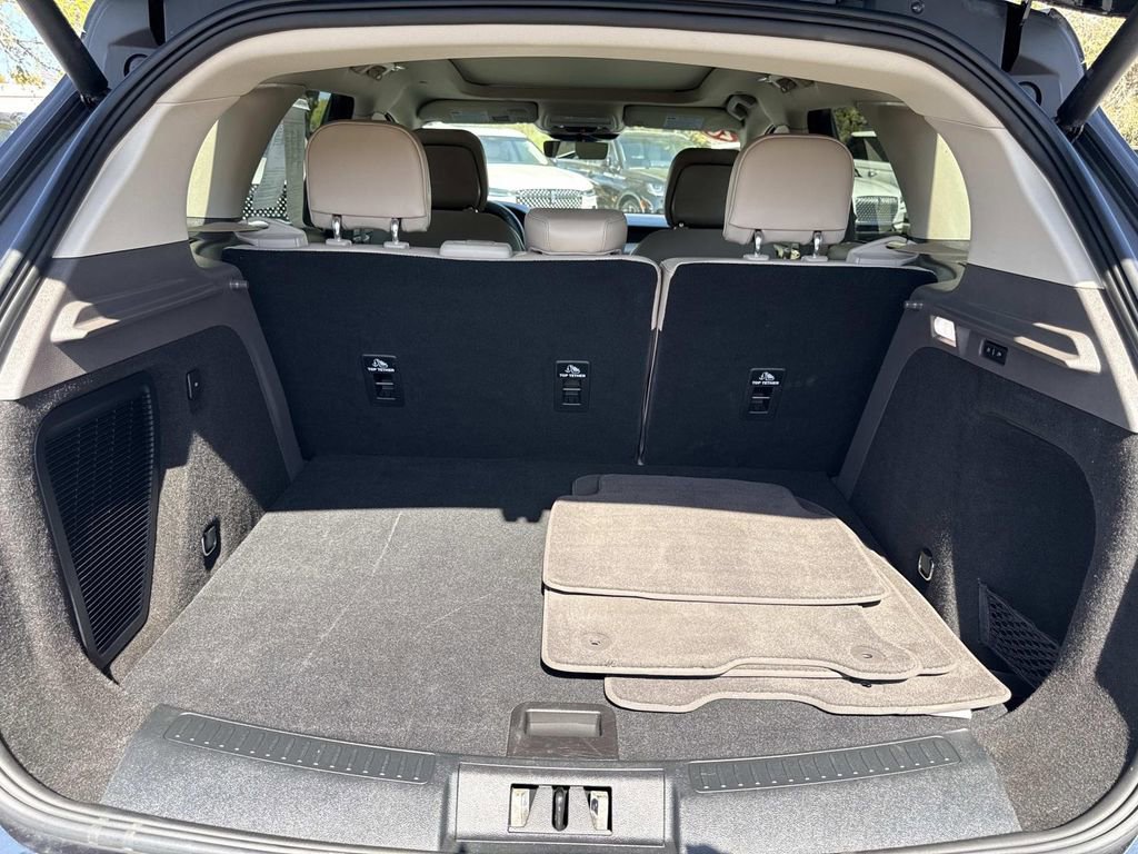 Certified 2020 Lincoln Corsair Reserve image 11