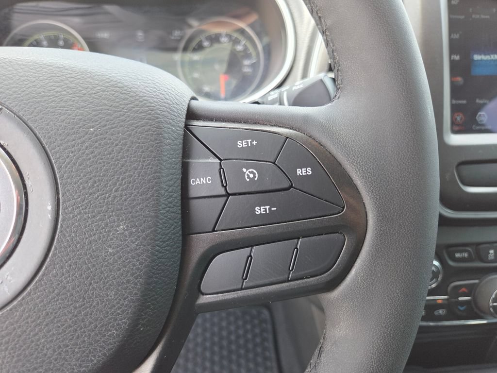 Used 2022 Jeep Cherokee Trailhawk AWD/4WD image 34
