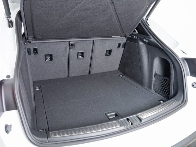 Certified 2025 Porsche Macan image 28