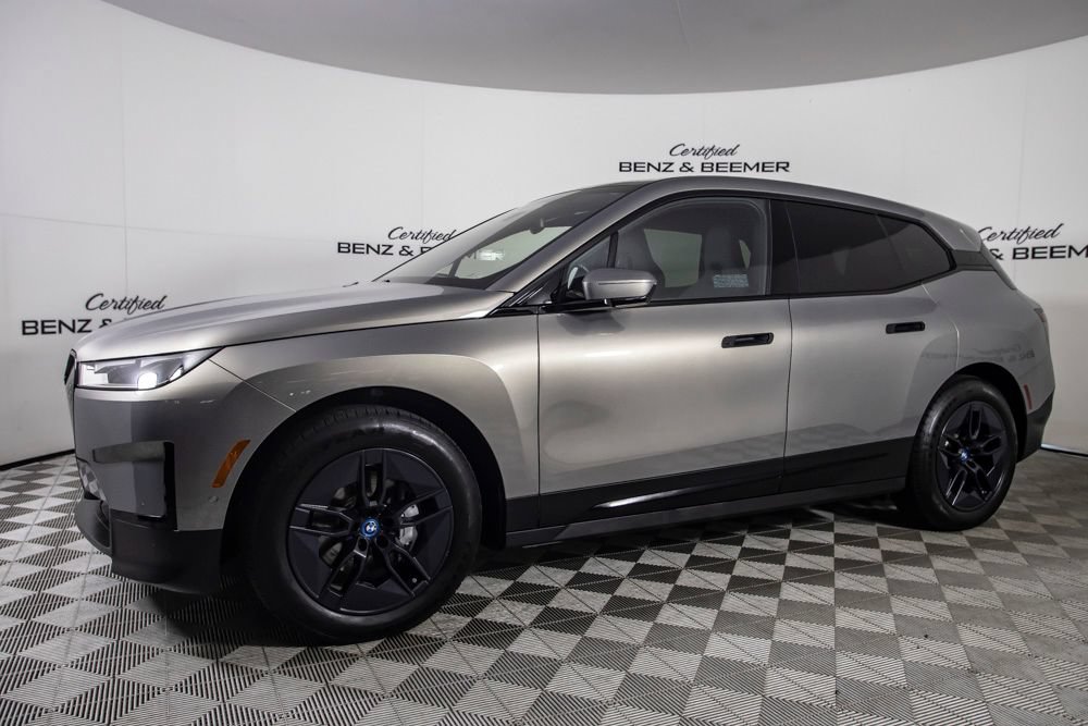 Used 2024 BMW iX xDrive50 AWD/4WD image 9