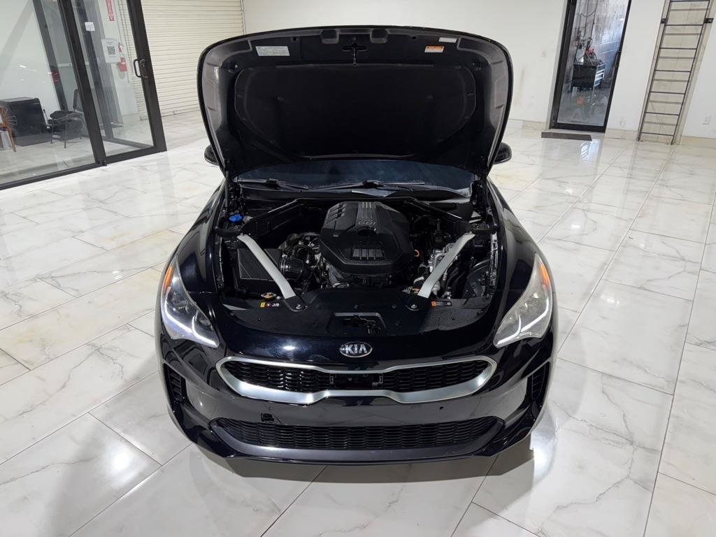 Used 2018 Kia Stinger Premium RWD image 4