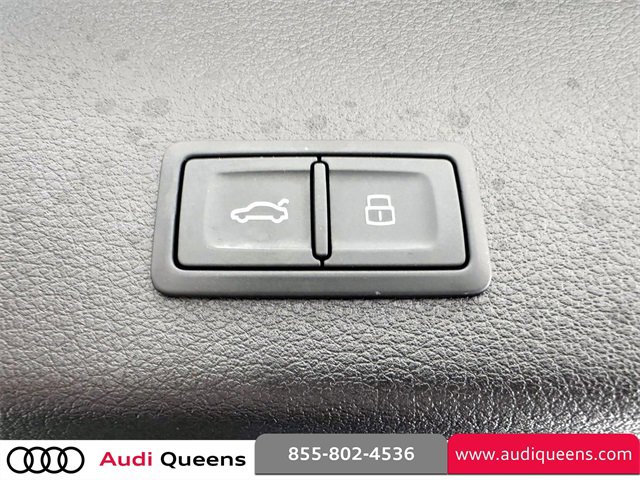 Used 2023 Audi e-tron S Prestige w/ Prestige Package image 11