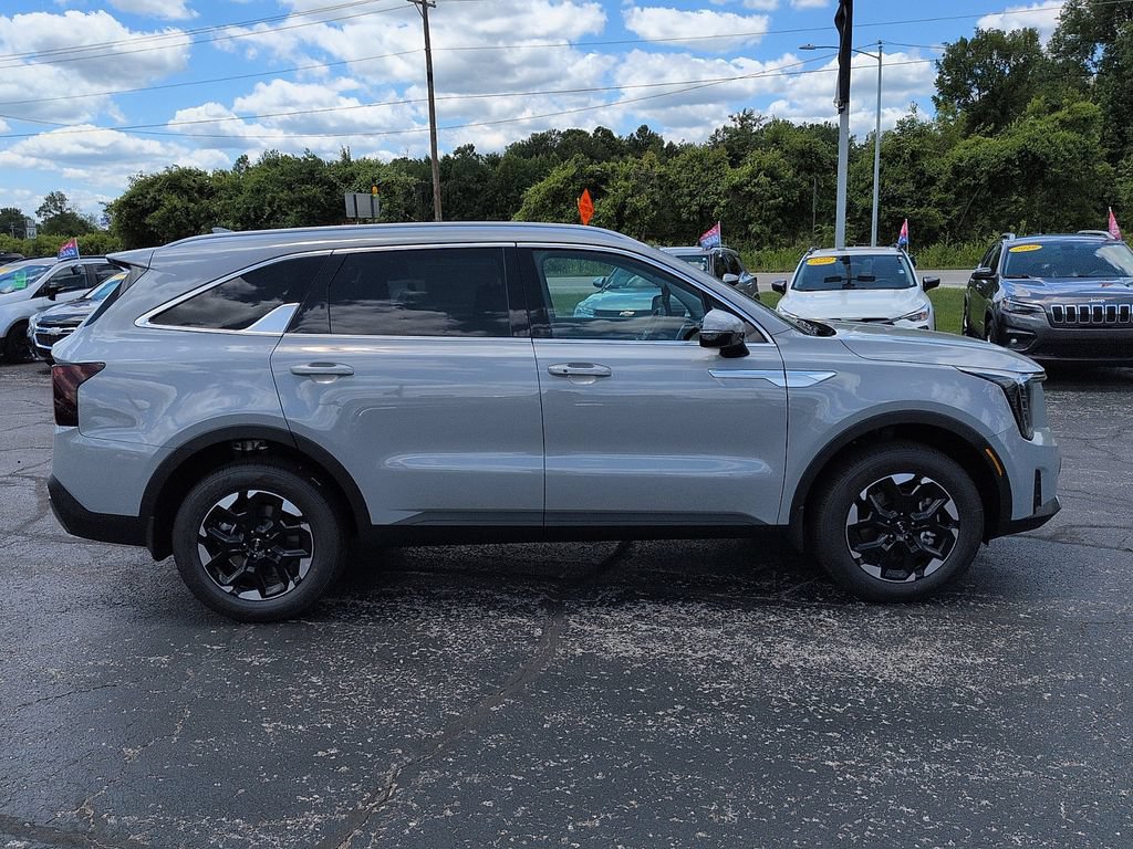 New 2026 Kia Sorento S FWD image 2
