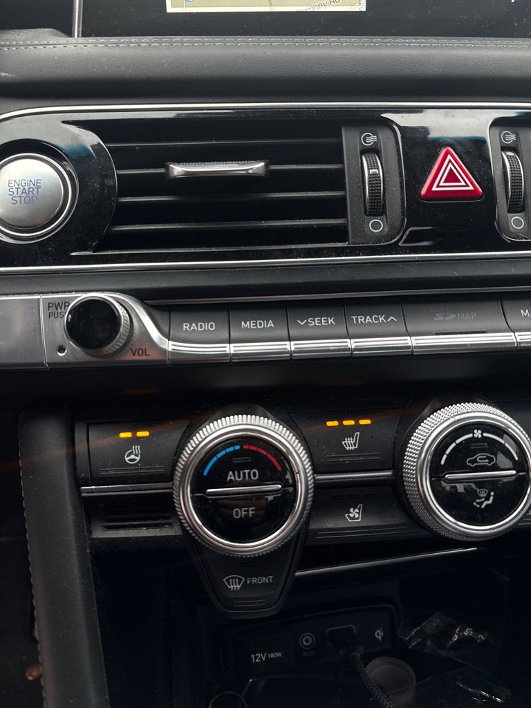 Used 2019 Genesis G70 3.3T Advanced w/ Prestige Package image 10