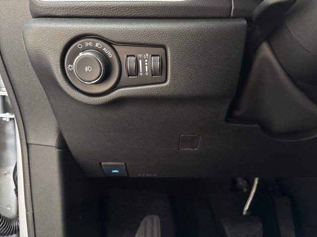 New 2026 Chrysler Pacifica Select image 24