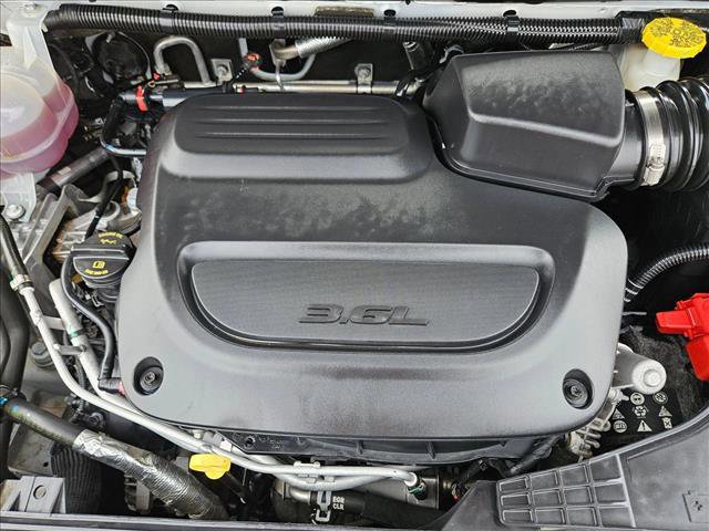 Used 2024 Chrysler Pacifica Touring-L FWD image 27