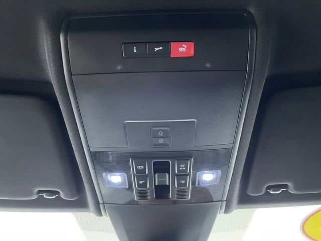 Used 2020 Volkswagen Atlas Cross Sport SEL R-Line image 25