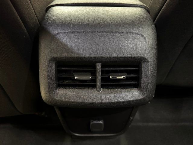 Used 2018 Chevrolet Equinox LT image 25