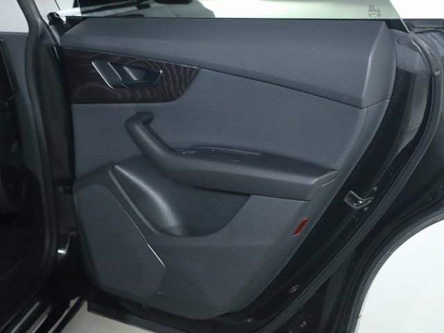 Used 2022 Audi Q8 Premium w/ Convenience Package image 32