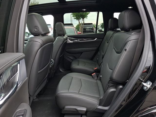 Used 2024 Cadillac XT6 Premium Luxury w/ Technology Package AWD/4WD image 9