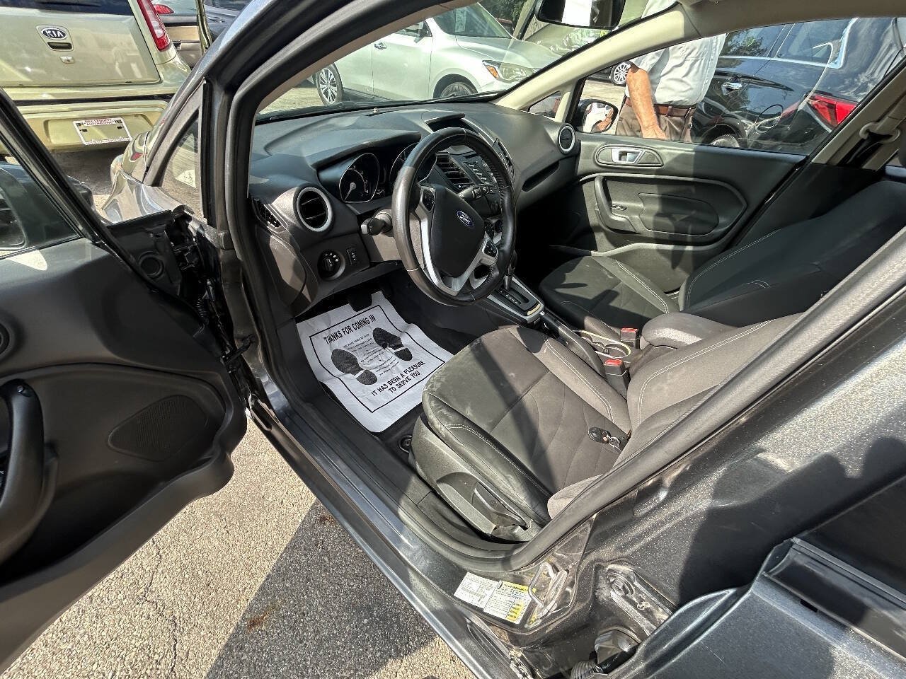 Used 2016 Ford Fiesta SE FWD image 6