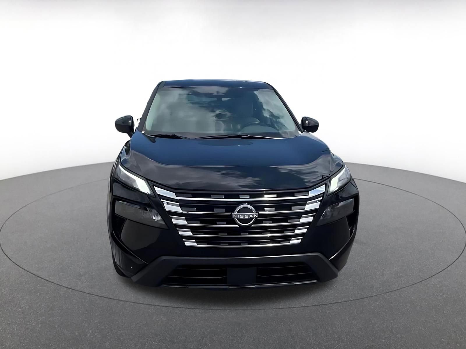 Used 2025 Nissan Rogue SV FWD image 4
