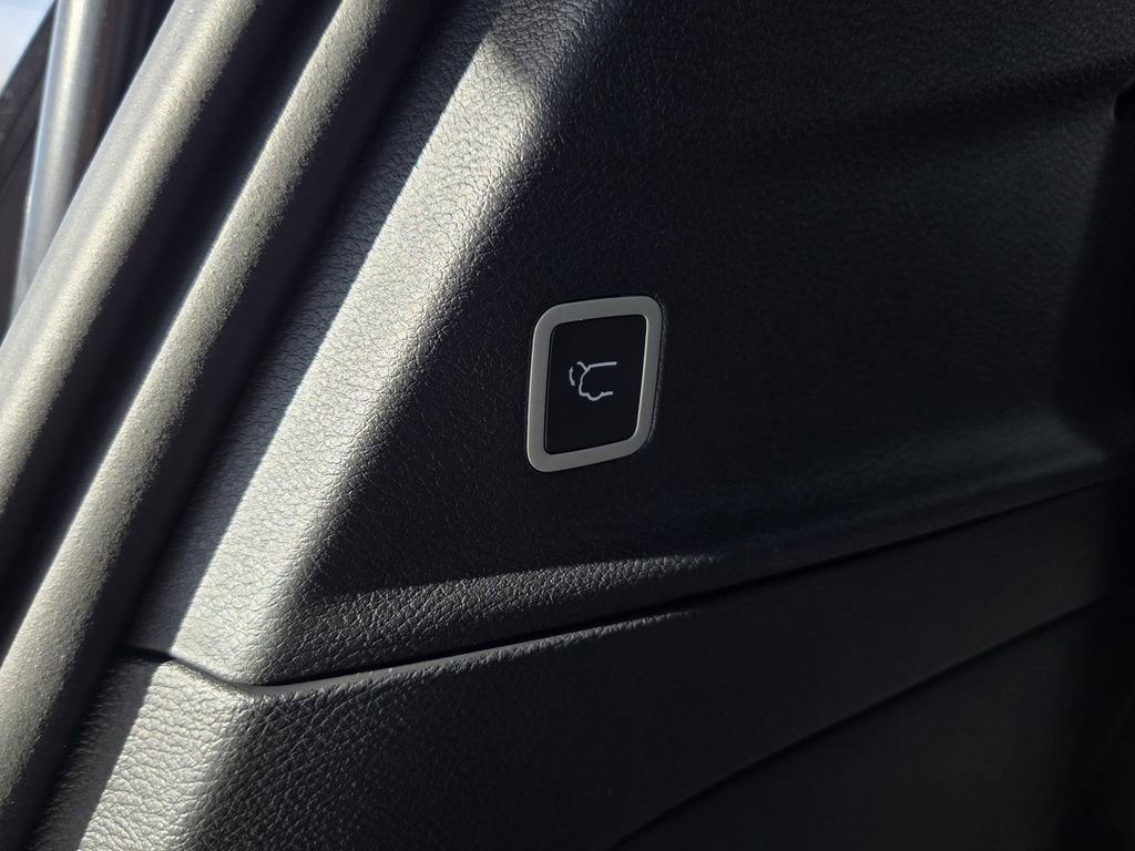 New 2026 Chrysler Pacifica Limited w/ S Appearance Package image 11