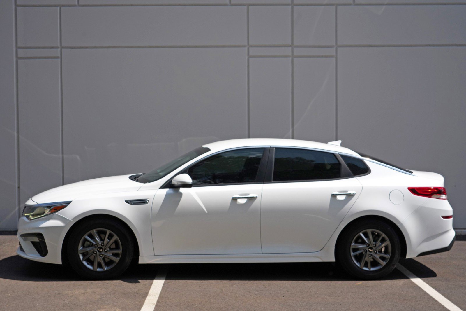 Used 2019 Kia Optima LX FWD image 40