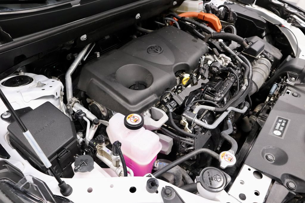 Used 2025 Toyota RAV4 XLE AWD/4WD image 18