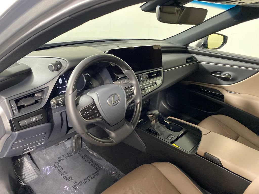 Used 2025 Lexus ES 300h w/ Accessory Package (Z1) FWD image 12