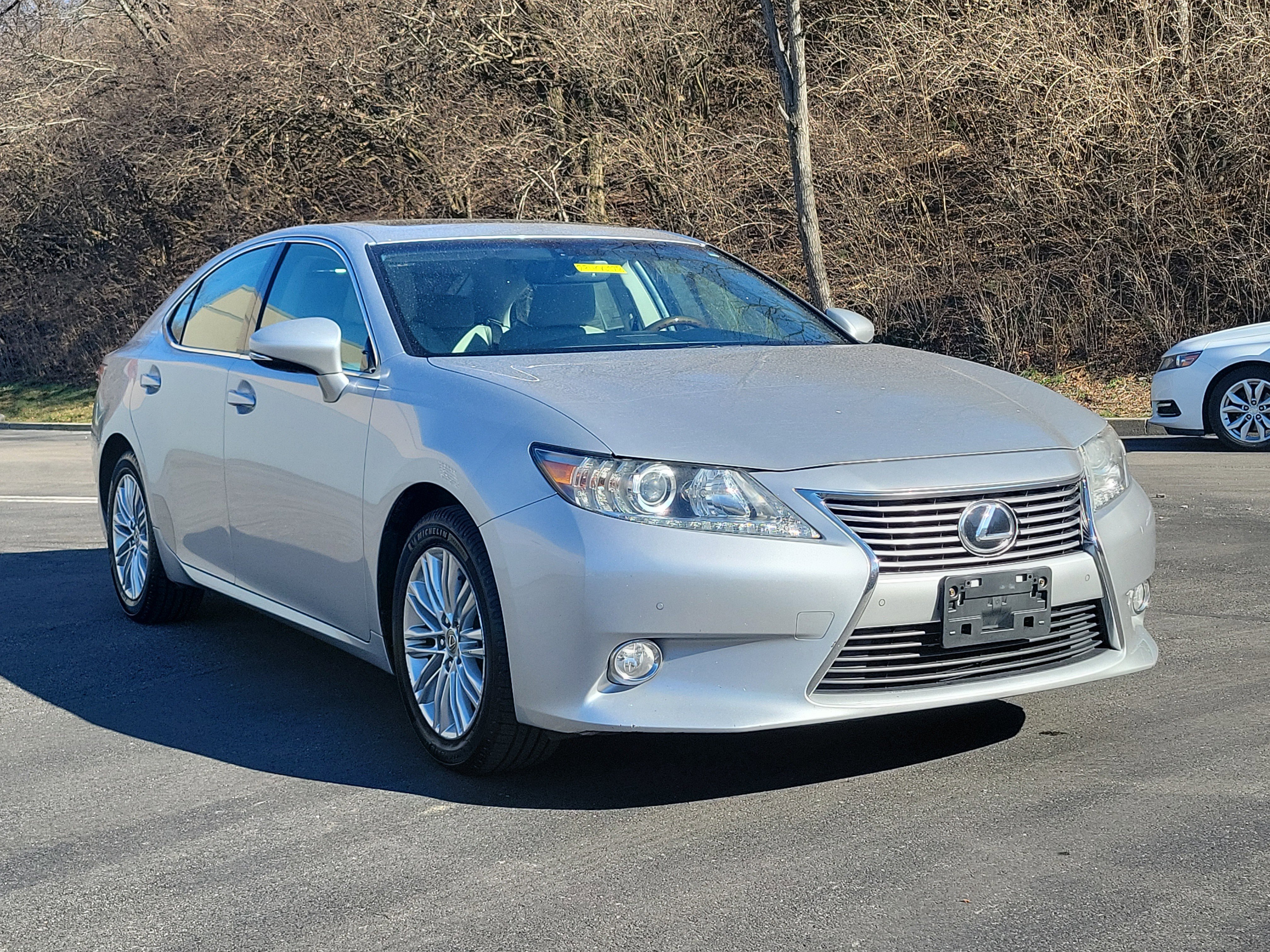 Used 2013 Lexus ES 350 w/ Luxury Pkg image 1
