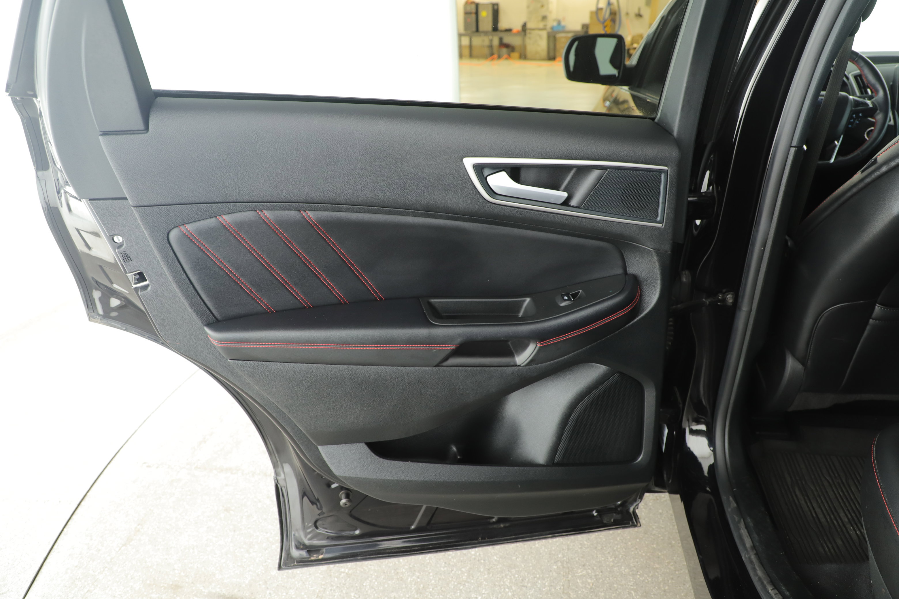 Certified 2024 Ford Edge ST-Line image 23