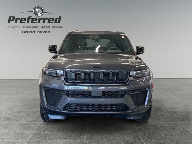 Used 2026 Jeep Grand Cherokee Altitude image 11