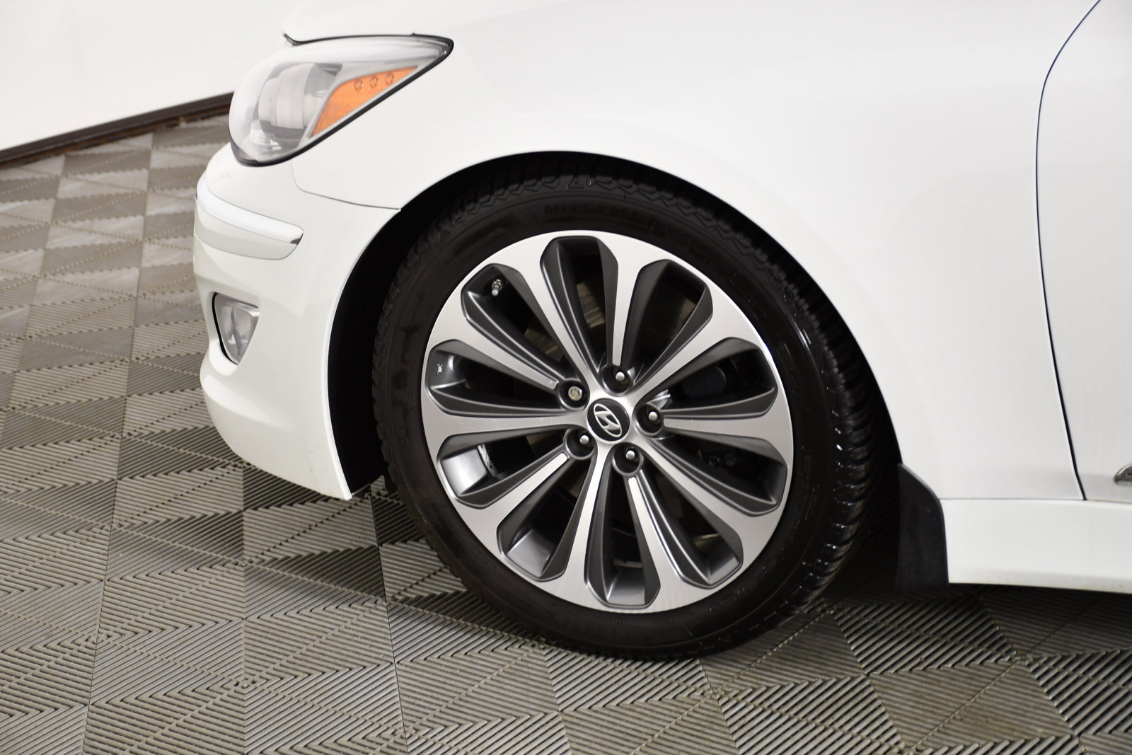 Used 2013 Hyundai Genesis 5.0 R-Spec RWD image 53