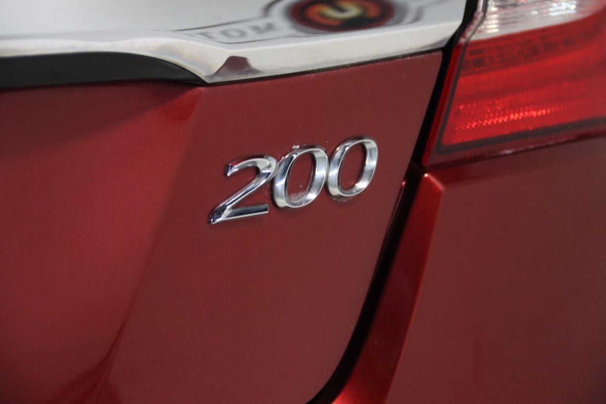 Used 2013 Chrysler 200 Limited FWD image 12