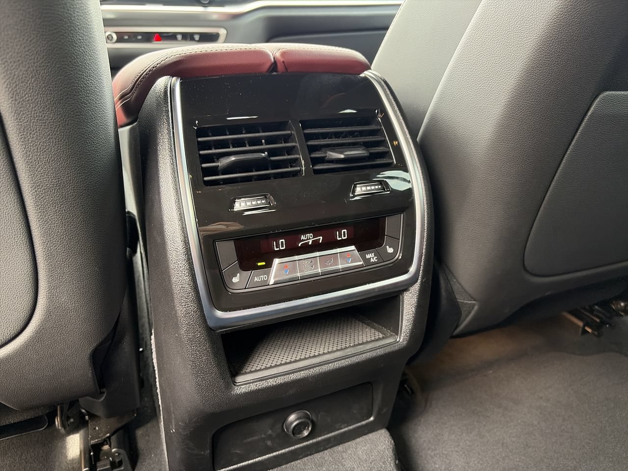 Certified 2026 BMW X6 M60i AWD/4WD image 31