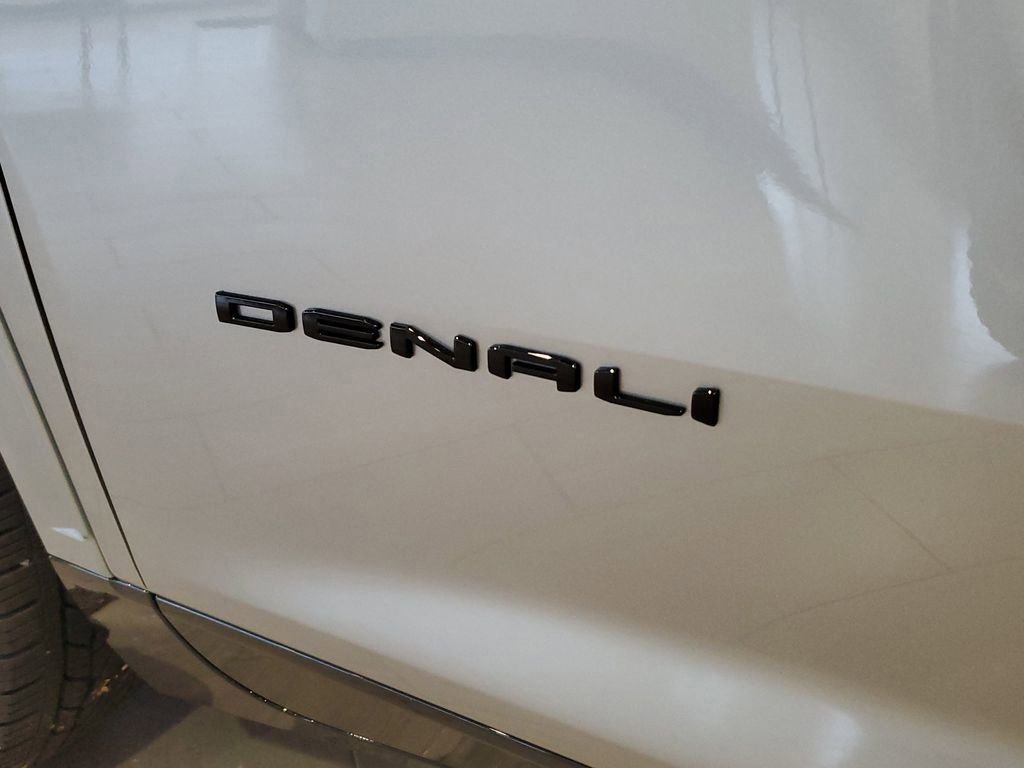 New 2026 GMC Acadia Denali image 6