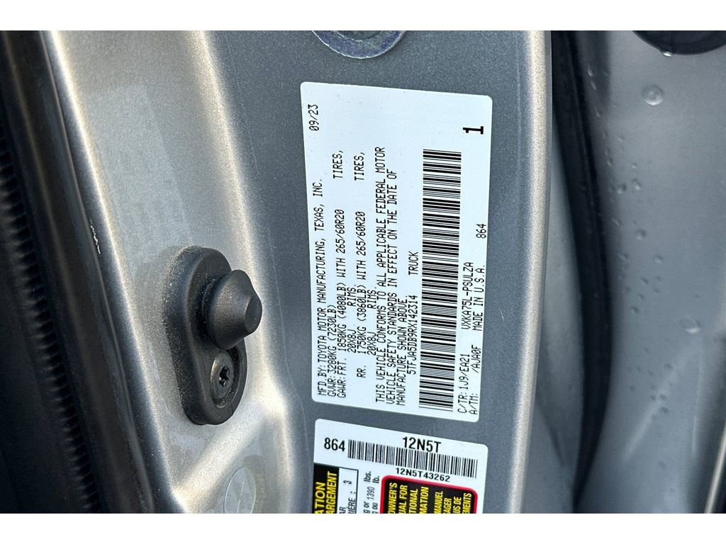 Used 2024 Toyota Tundra Limited AWD/4WD image 34