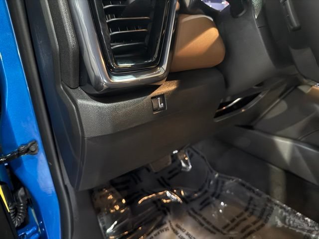 Used 2023 GMC Canyon AT4 w/ AT4 Premium Package AWD/4WD image 13