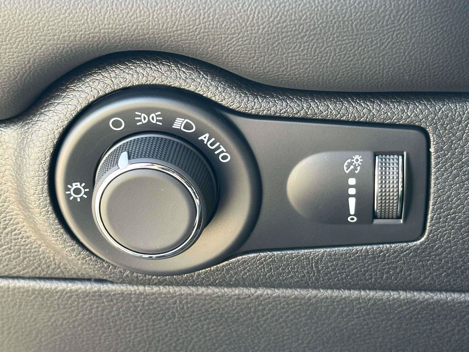 Used 2025 Dodge Durango GT AWD/4WD image 19