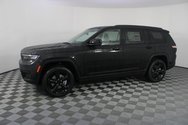 New 2025 Jeep Grand Cherokee L Altitude image 2