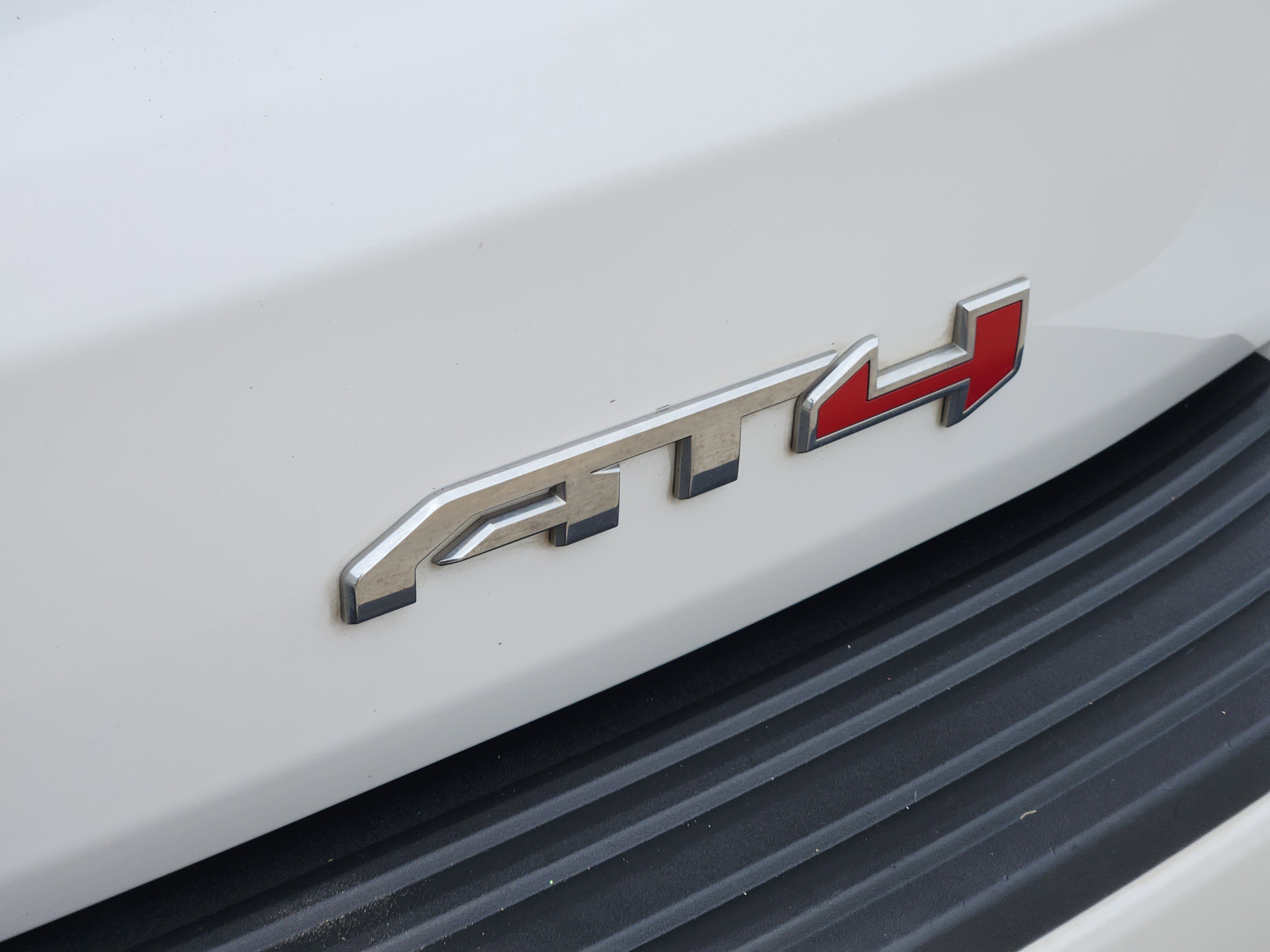 Used 2022 GMC Yukon AT4 w/ AT4 Premium Package image 11