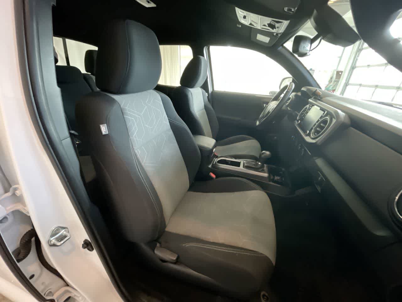Certified 2023 Toyota Tacoma TRD Off-Road AWD/4WD image 24