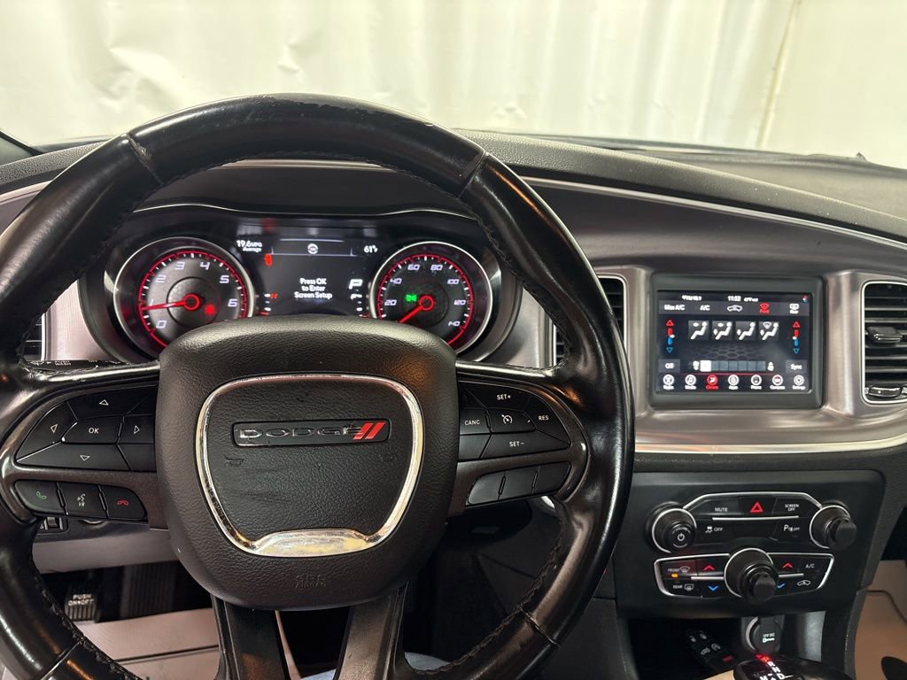 Used 2019 Dodge Charger SXT RWD image 15