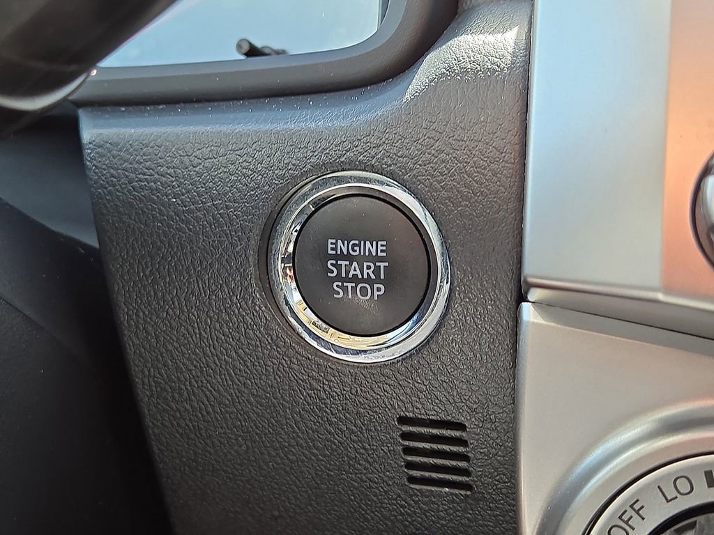 Used 2021 Toyota 4Runner SR5 Premium w/ Moonroof Package AWD/4WD image 31