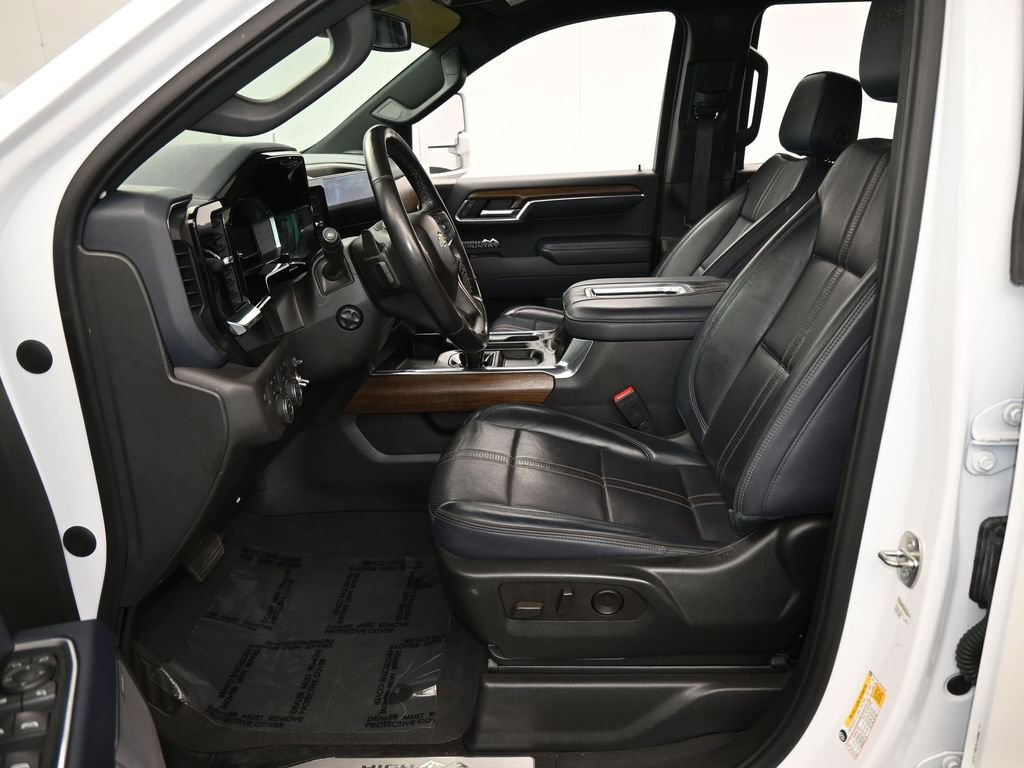 Used 2022 Chevrolet Silverado 1500 High Country image 11