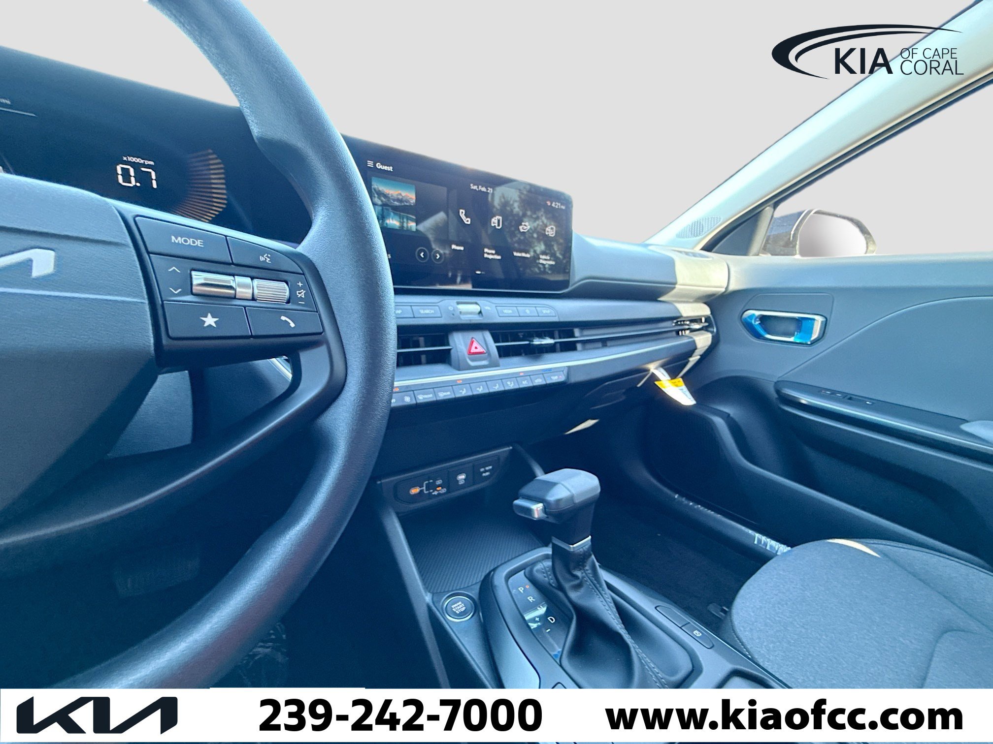 New 2025 Kia K4 LXS image 25