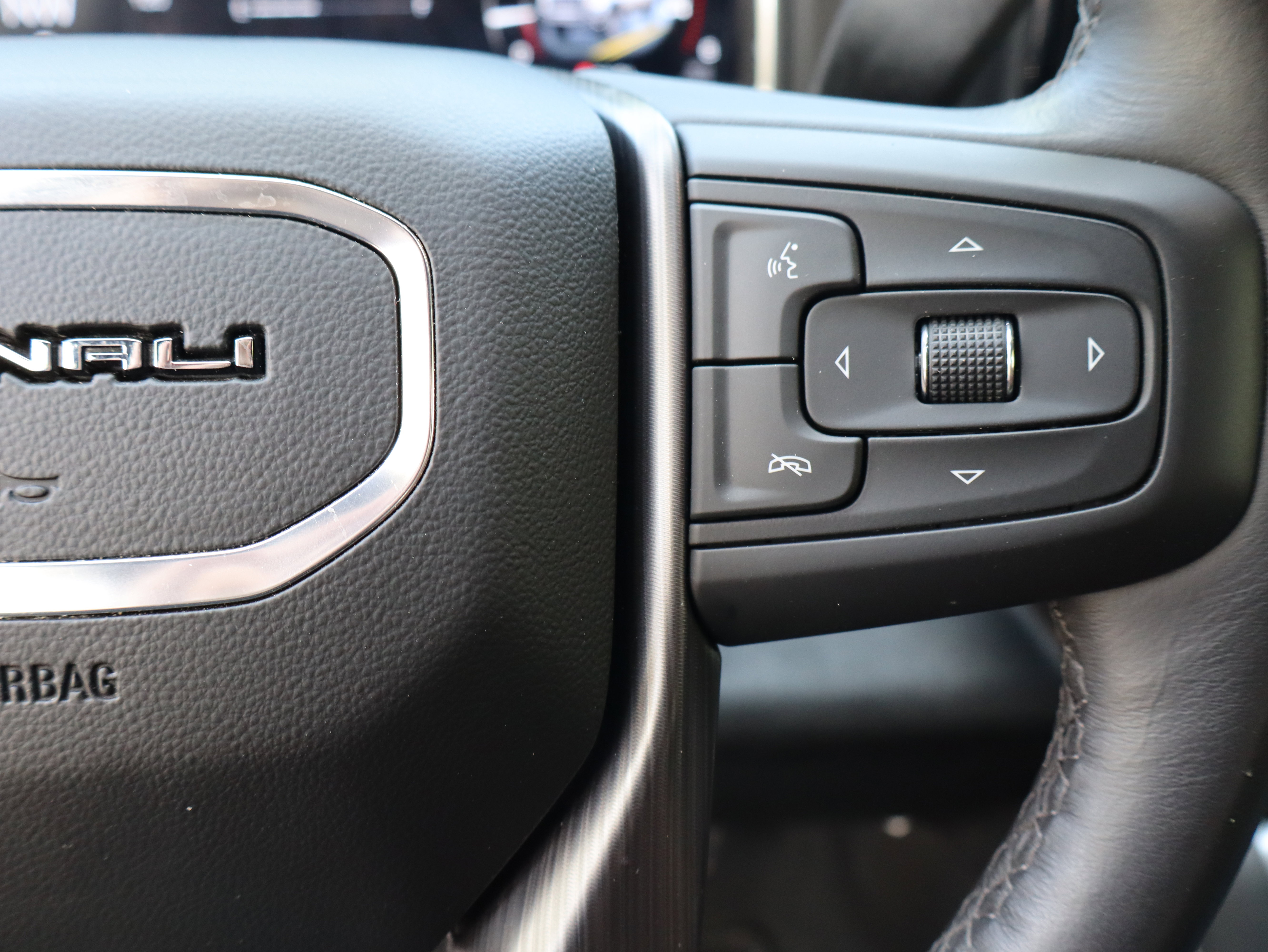 Used 2025 GMC Sierra 2500 Denali Ultimate AWD/4WD image 28