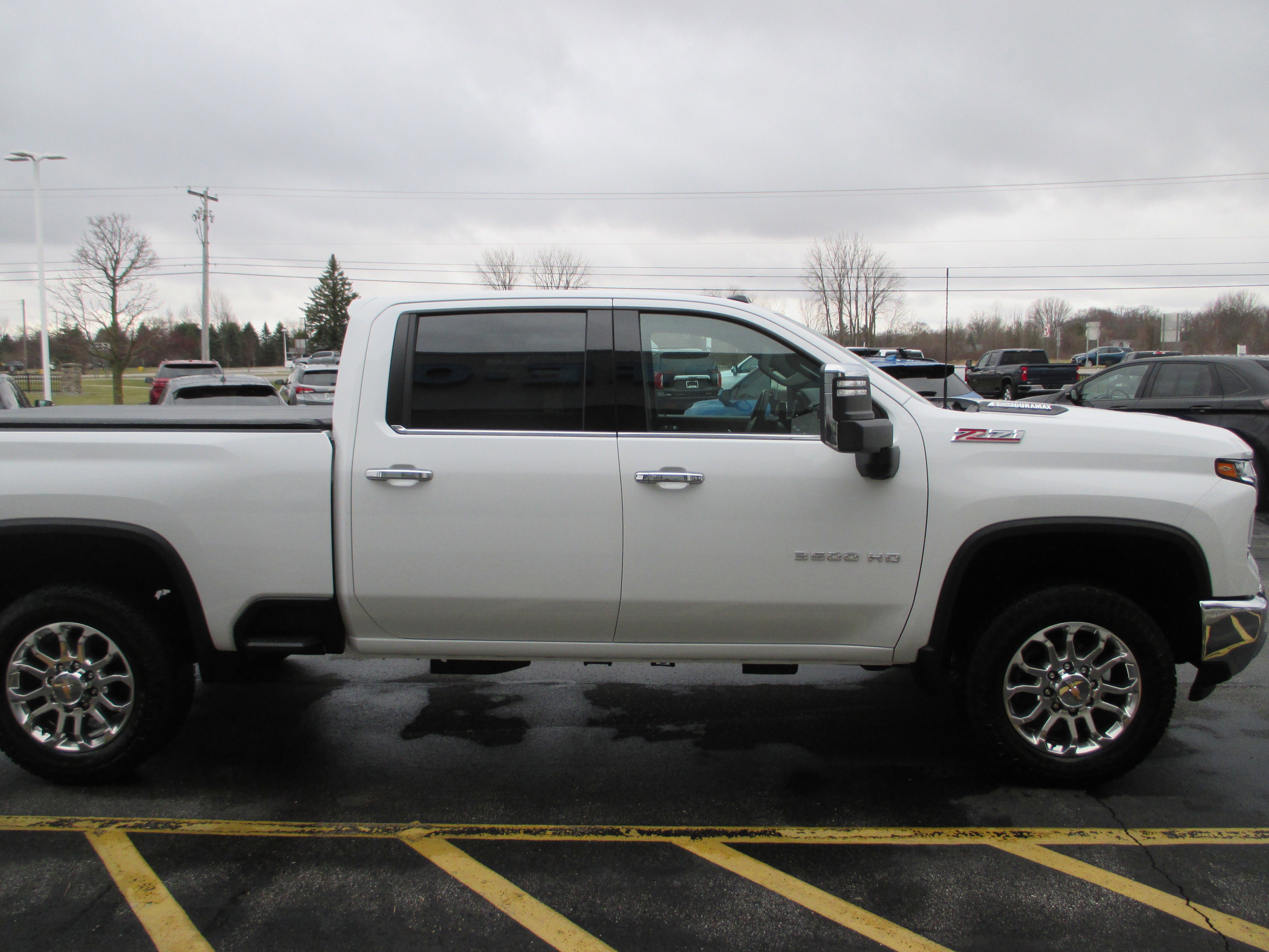 Used 2024 Chevrolet Silverado 3500 LTZ w/ LTZ Premium Package image 6
