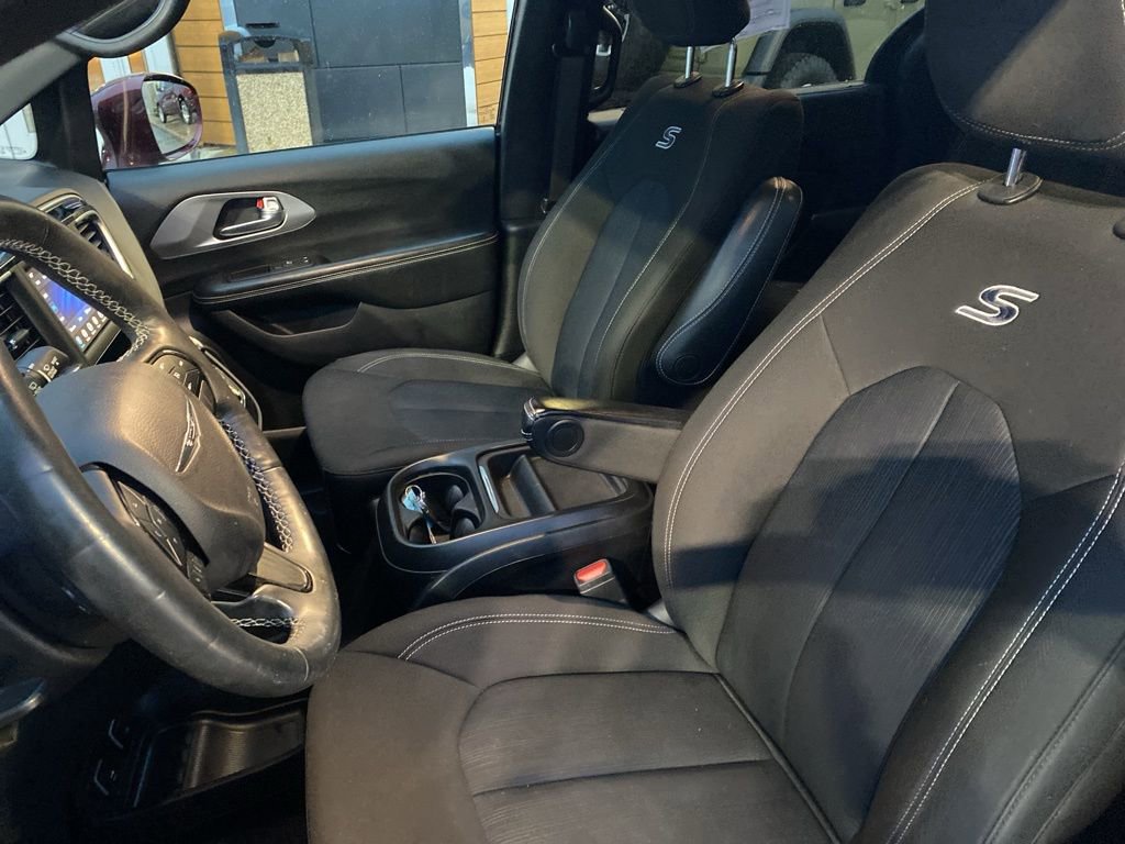 Certified 2020 Chrysler Pacifica Touring w/ S Appearance Package image 23