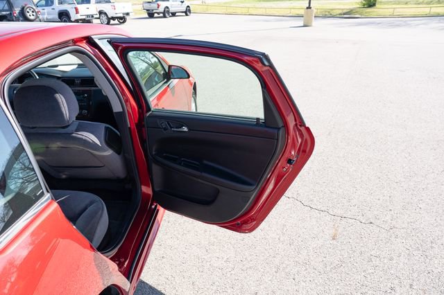 Used 2013 Chevrolet Impala LT w/ LT Sunroof Package FWD image 16