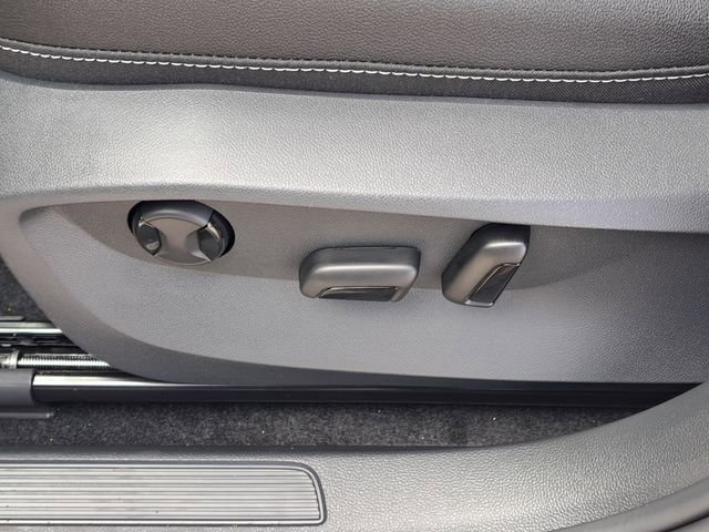 New 2026 Volkswagen Taos SEL AWD/4WD image 7