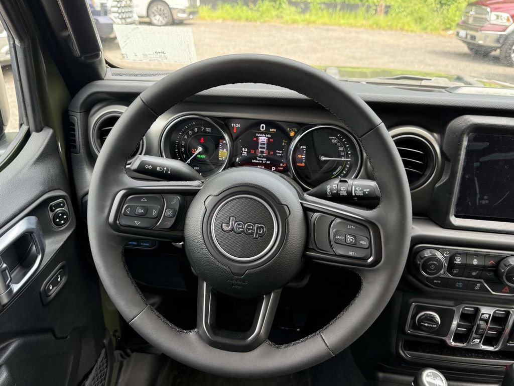 New 2023 Jeep Wrangler Unlimited w/ Cold Weather Group AWD/4WD image 18