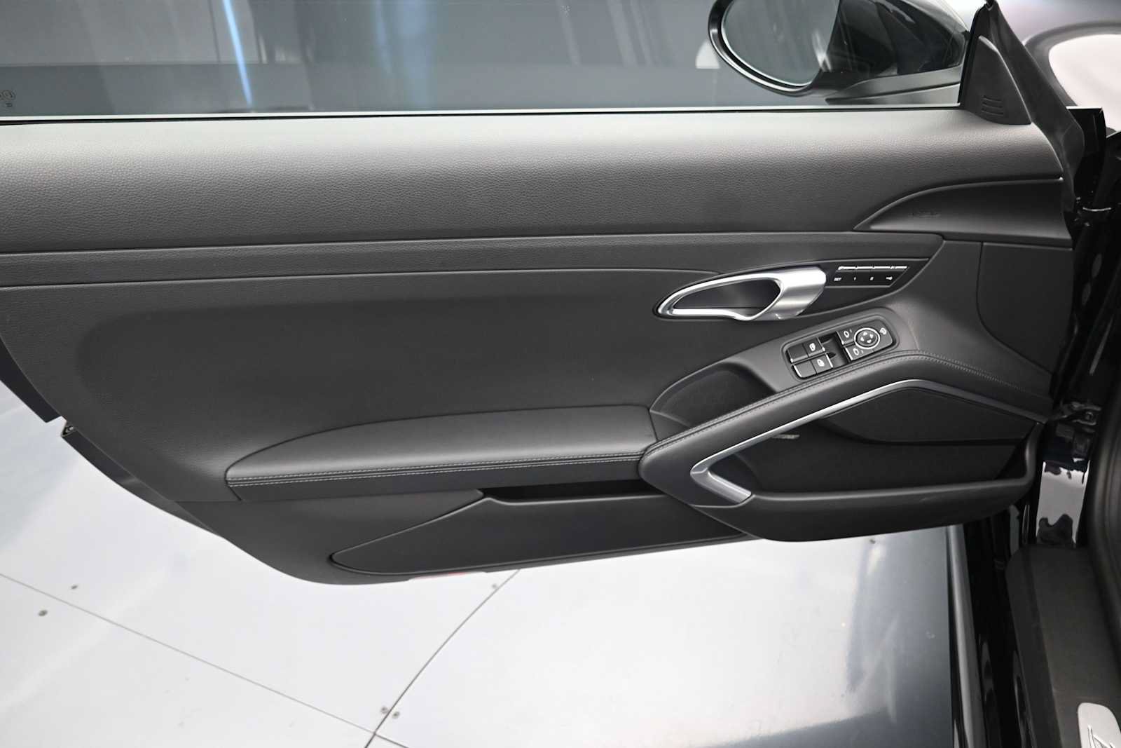 Certified 2024 Porsche 718 Boxster S RWD image 5