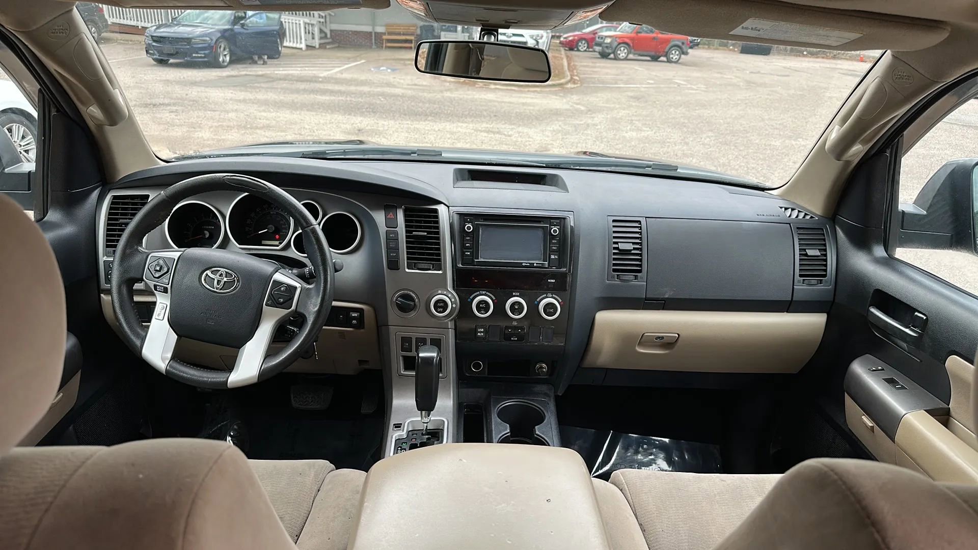 Used 2014 Toyota Sequoia SR5 AWD/4WD image 29