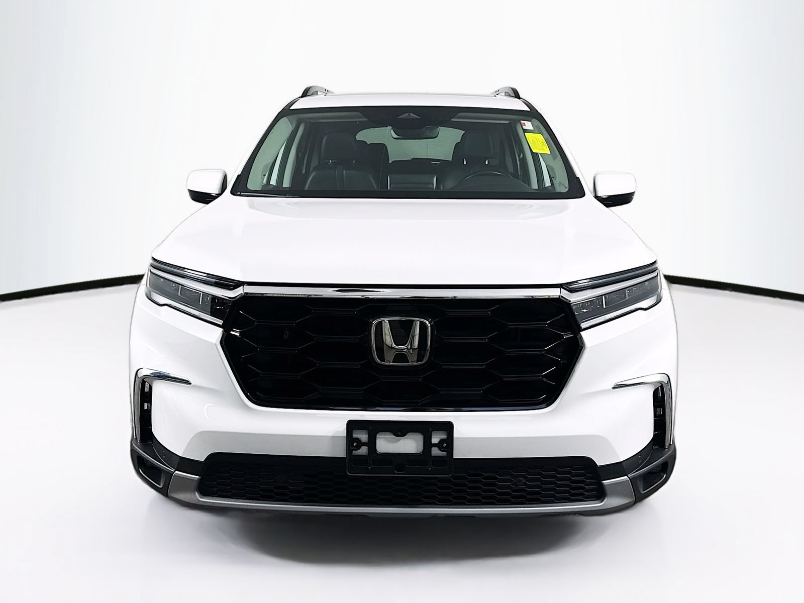 Used 2023 Honda Pilot Touring image 2