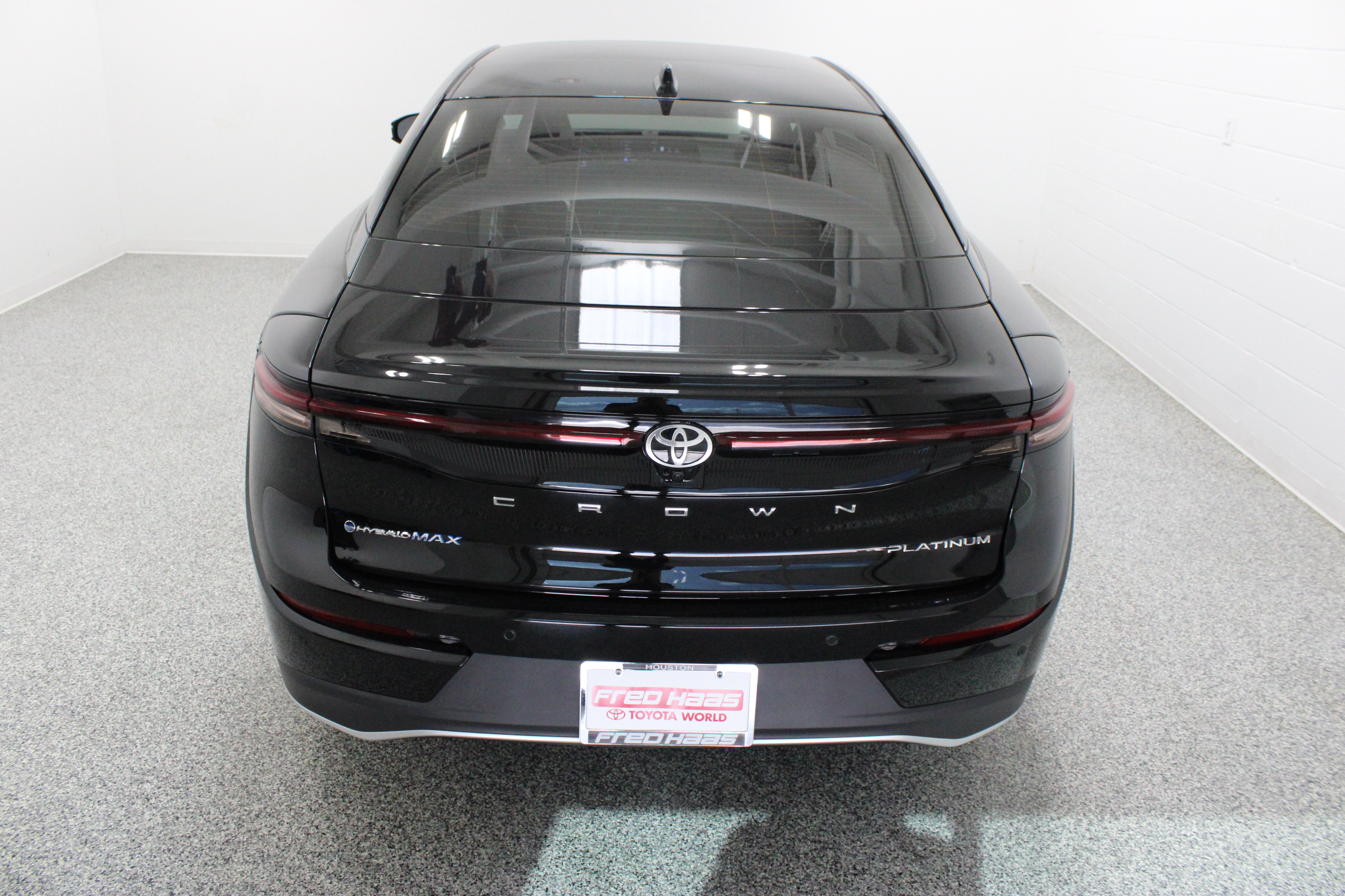 Used 2024 Toyota Crown Platinum AWD/4WD image 8